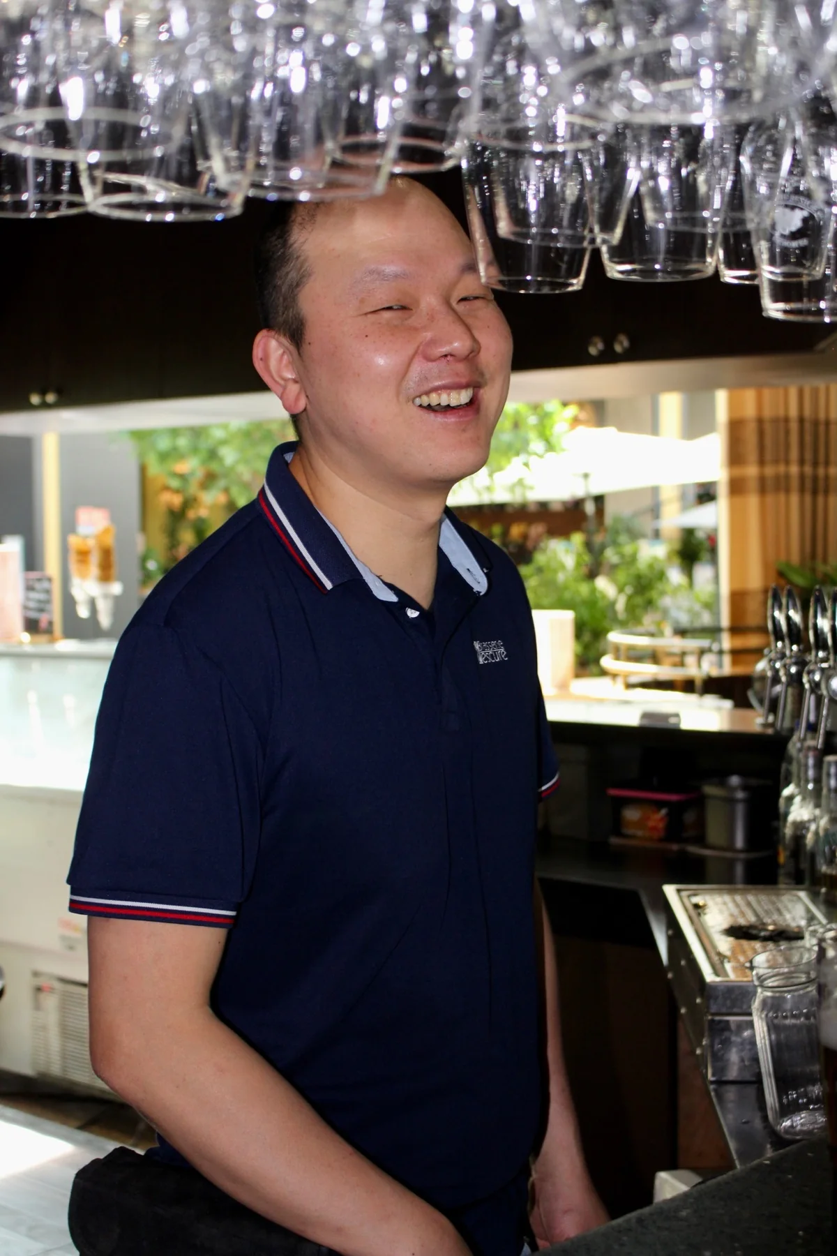 Laurent, Accueil & service à la Brasserie Lescure